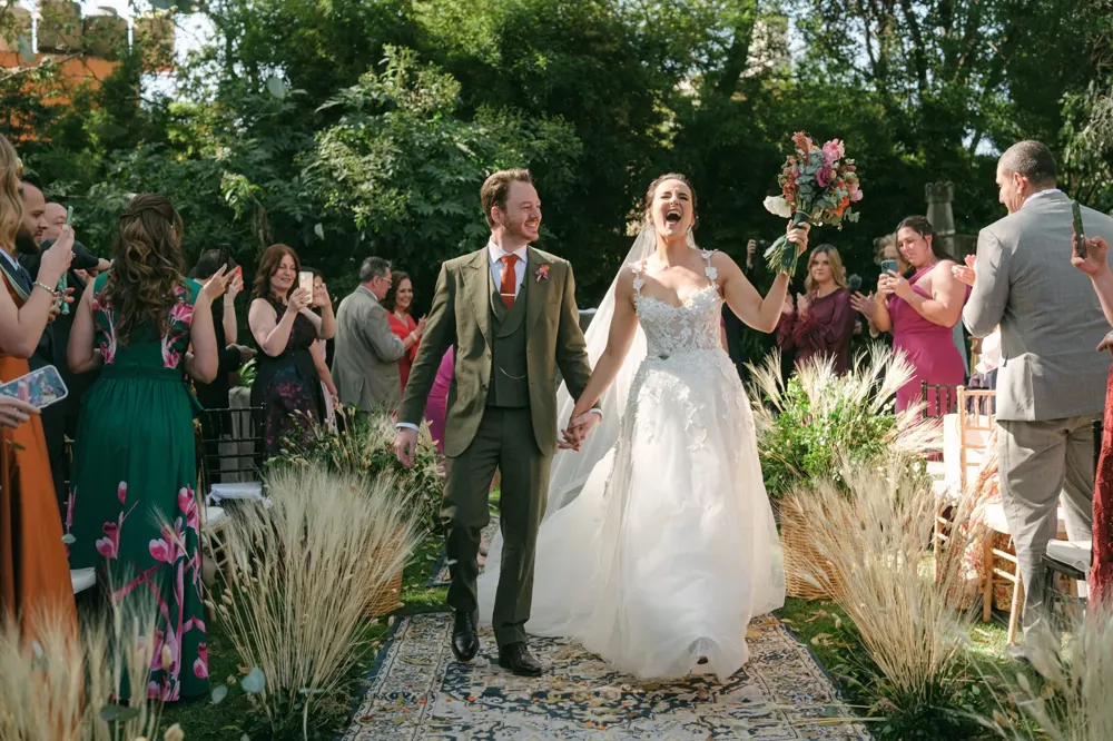 Real wedding in Mexico by Inquadratura, film photo
