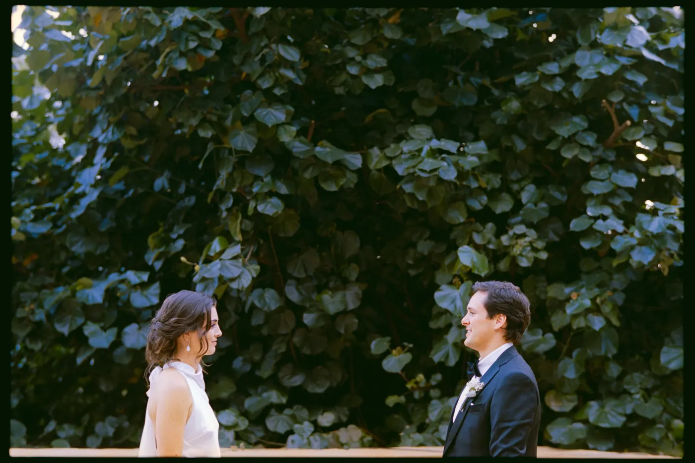 Kiara and Pablo, wedding photographed on film — photo 9