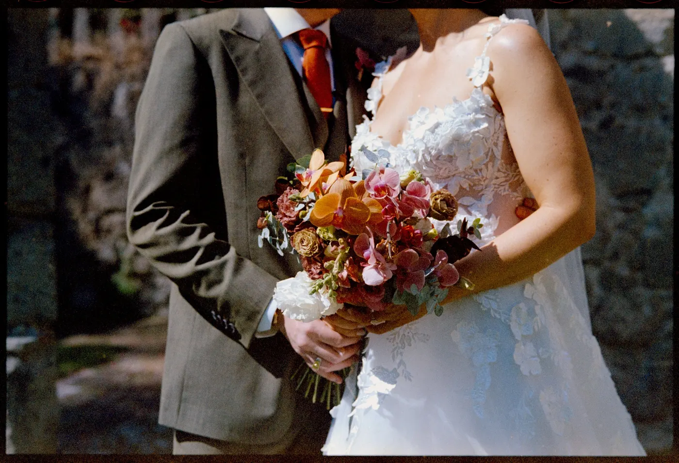 Kiara and Pablo, wedding photographed on film — photo 16