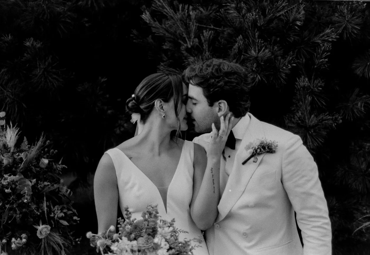 Kiara and Pablo, wedding photographed on film — photo 22